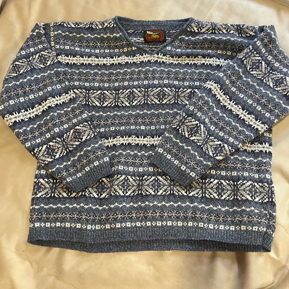 Women's Blue and White Sweater